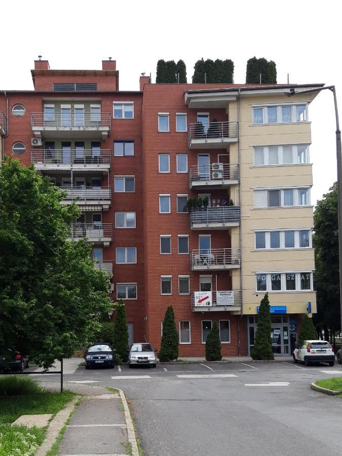 Vörösmarty Apartman Miskolc - Belváros - downtown Exterior foto